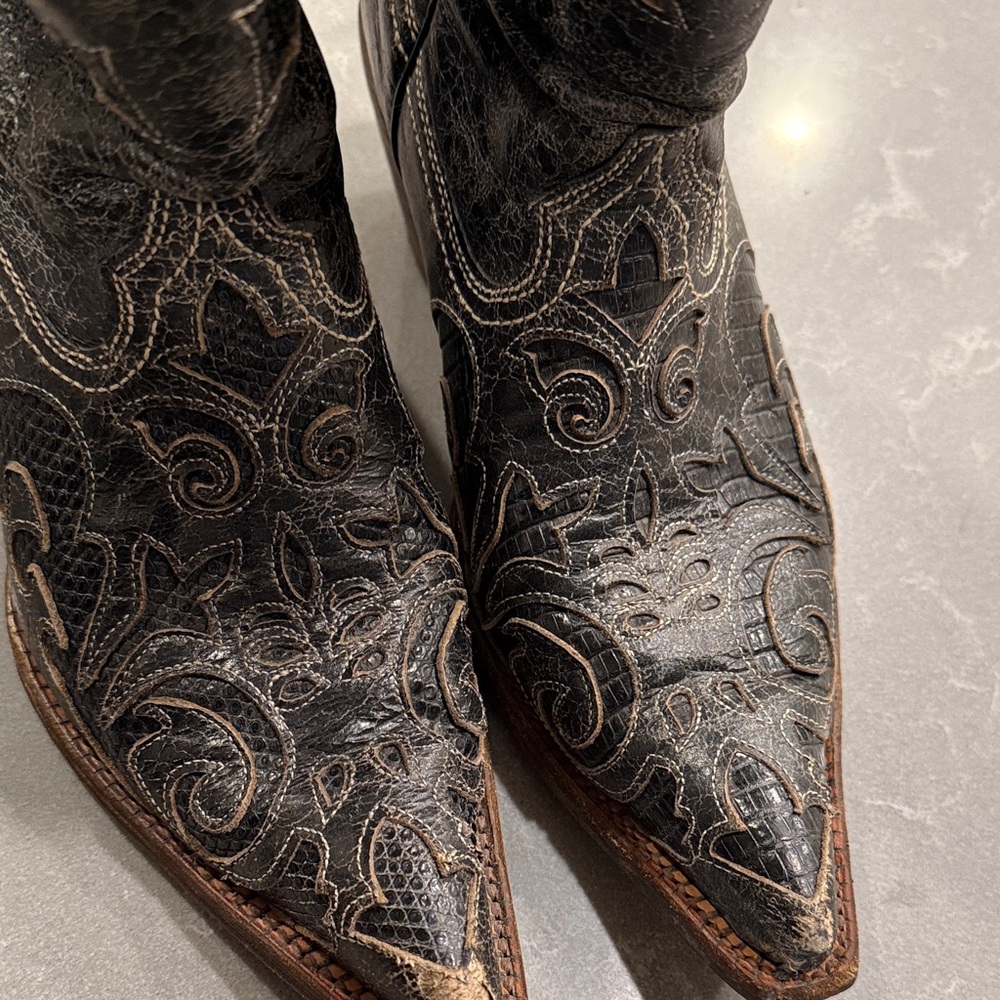 Corral Vintage Black Leather Boots - Picture 11 of 13